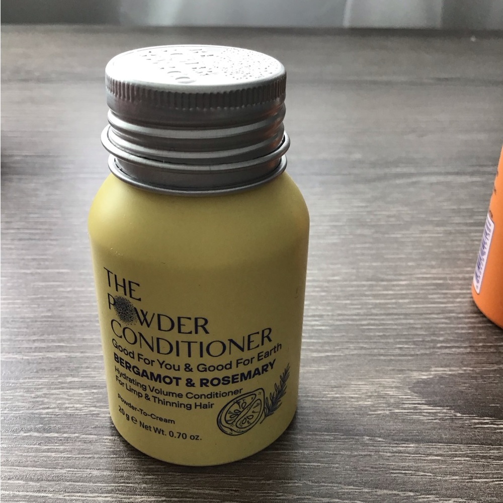 The Powder Shampoo & Conditioner - Picture 3 of 4